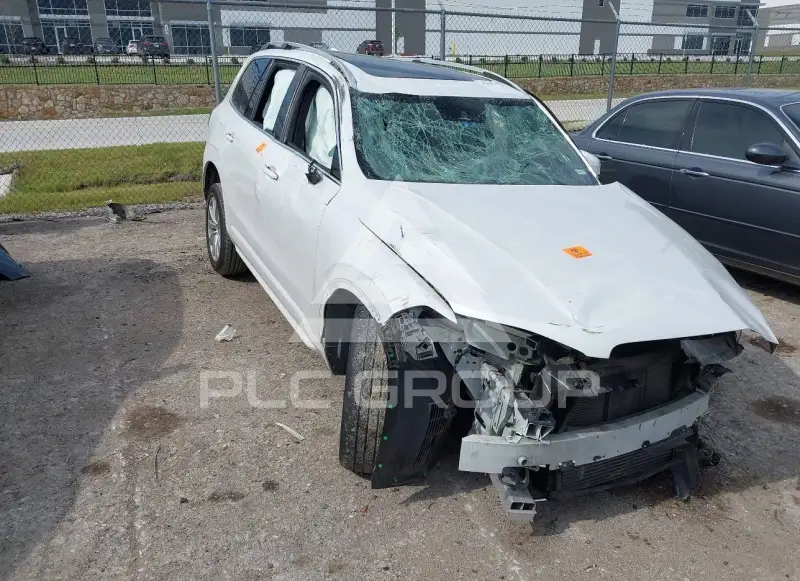 2017 Volvo XC90 photo