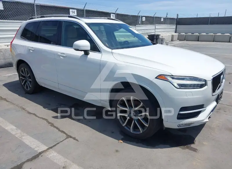 2017 Volvo XC90 photo