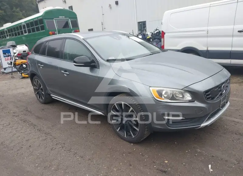 2017 Volvo V60 фото