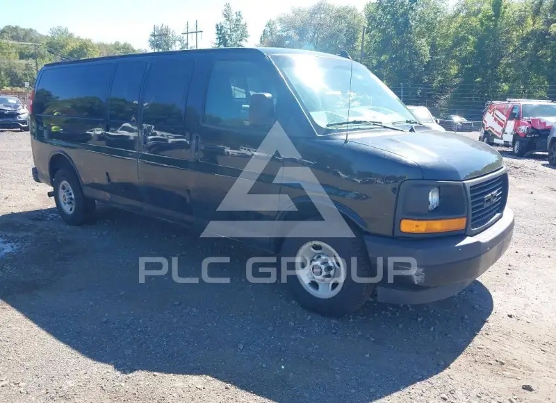 2017 GMC Savana фото