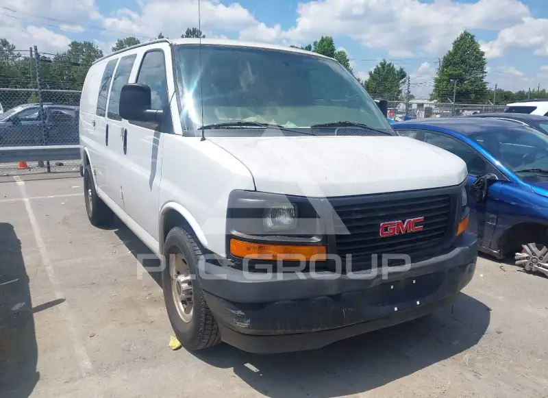 2017 GMC SAVANA photo