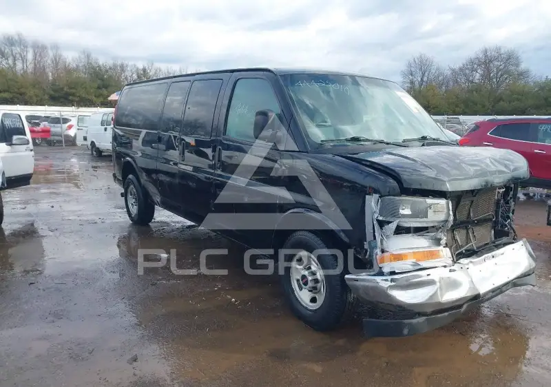 2017 GMC SAVANA фото