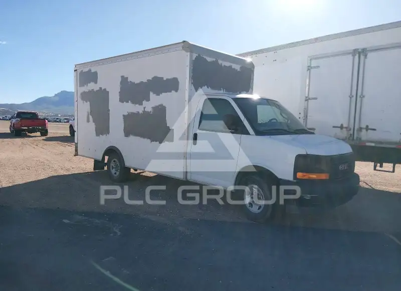 2017 GMC Savana photo