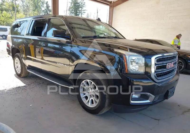 2017 GMC YUKON фото