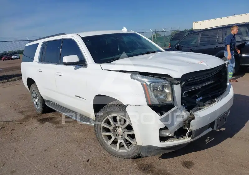 2017 GMC YUKON фото