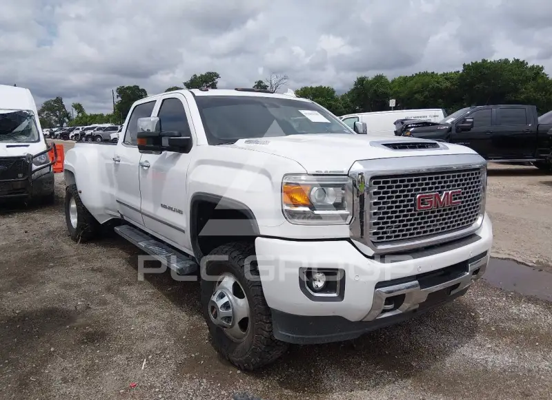 2017 GMC Sierra photo