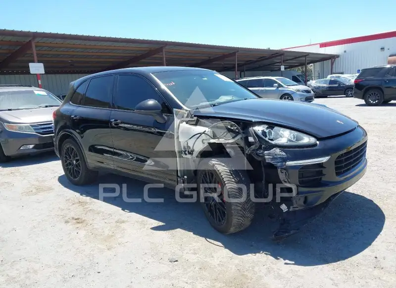 2017 Porsche Cayenne photo