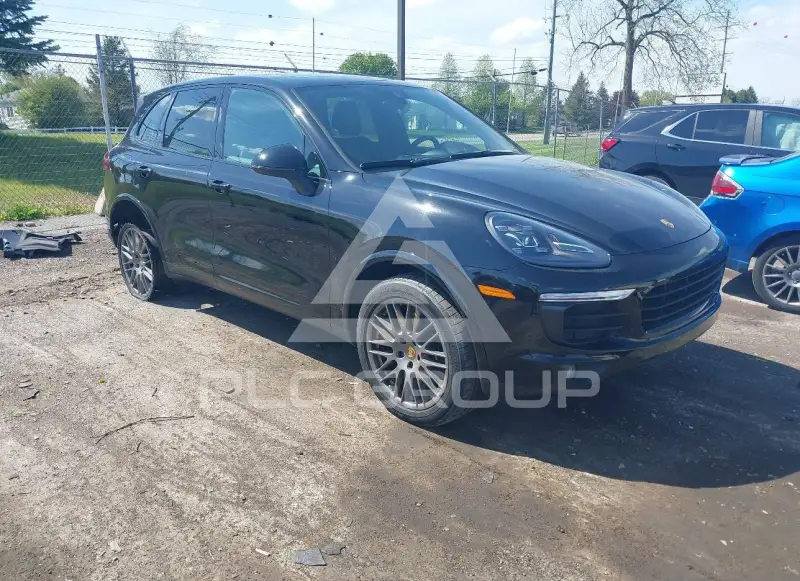 2017 Porsche Cayenne photo