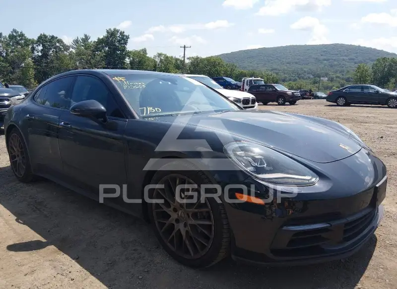 2017 Porsche Panamera photo