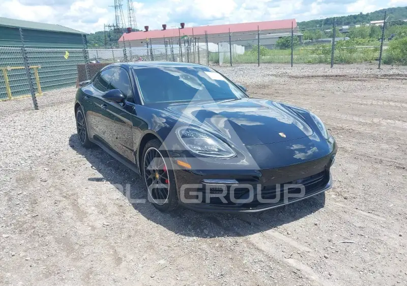 2017 Porsche Panamera photo