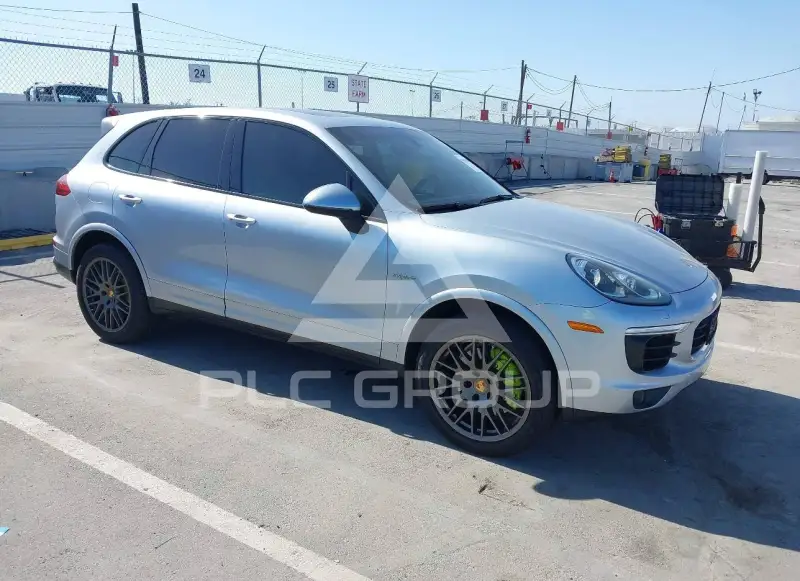2017 Porsche CAYENNE photo