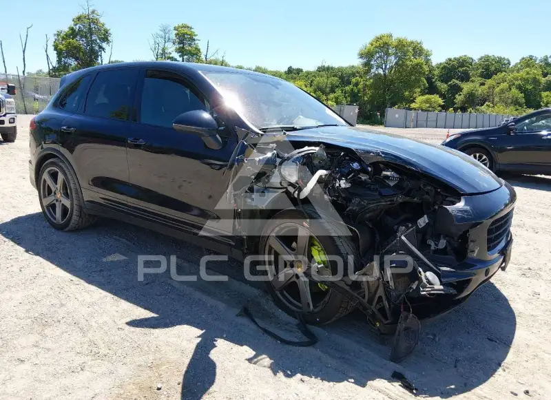 2017 Porsche CAYENNE photo