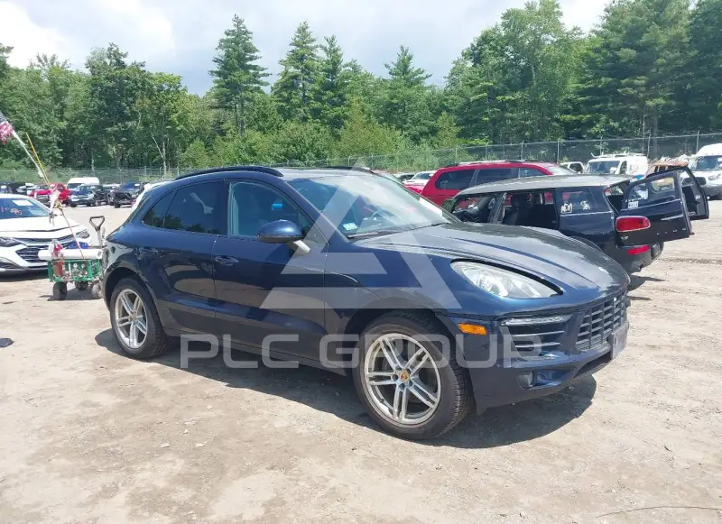 2017 Porsche MACAN photo