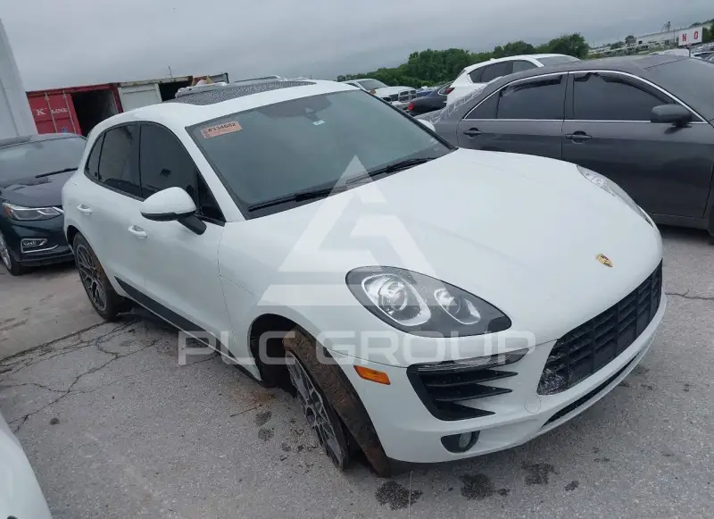 2017 Porsche MACAN photo