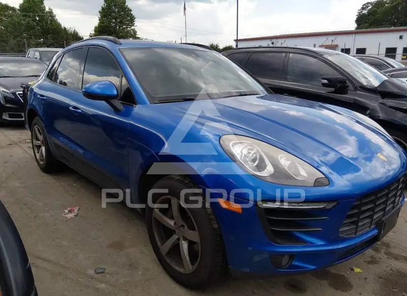 2017 Porsche MACAN photo