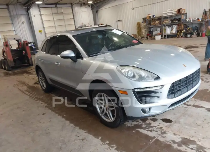 2017 Porsche MACAN photo