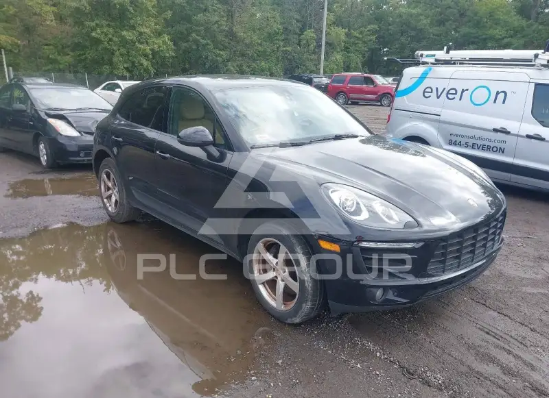 2017 Porsche MACAN photo