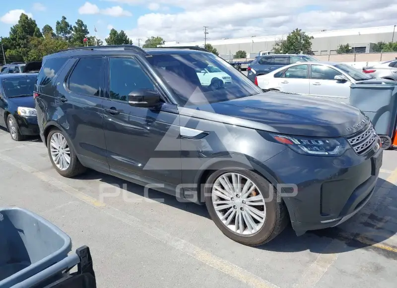 2017 Land Rover Discovery photo