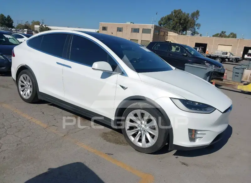 2017 Tesla Model X фото