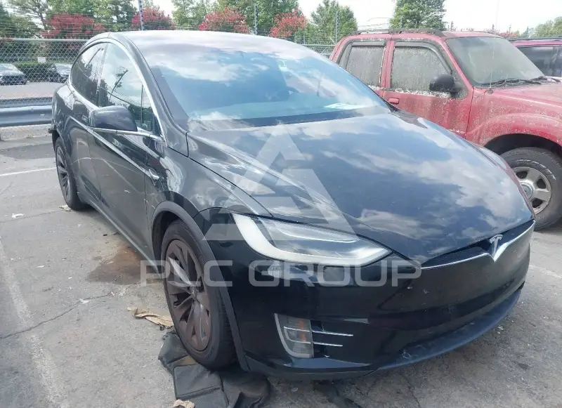 2017 Tesla Model X фото