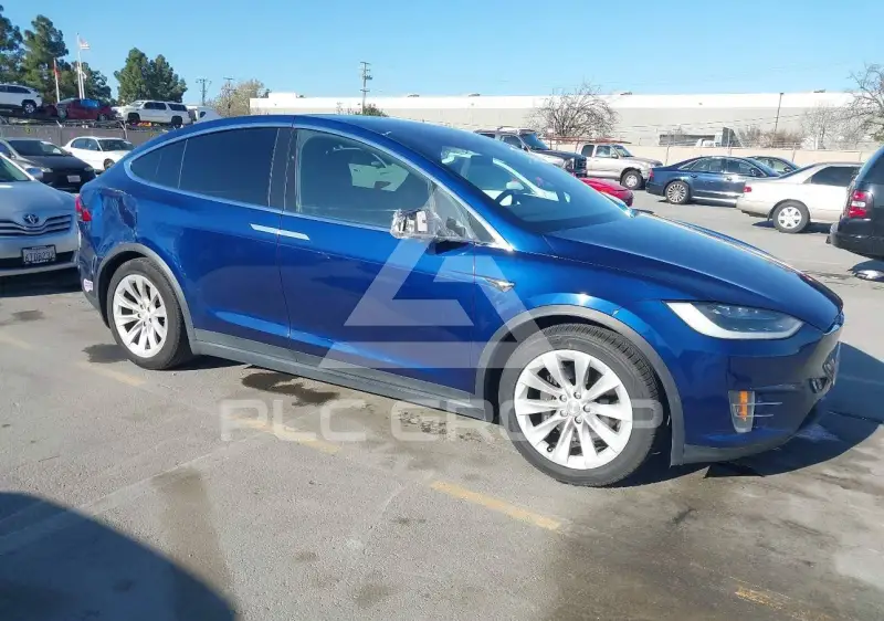 2017 Tesla Model X фото