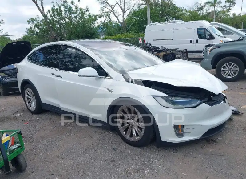 2017 Tesla Model X photo