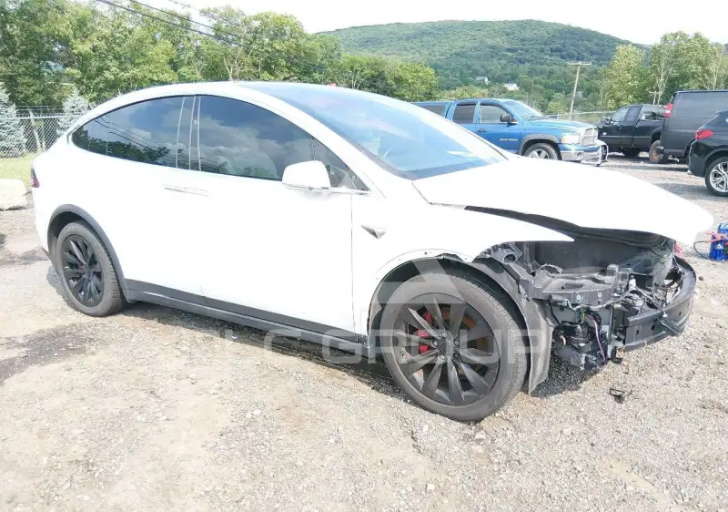 2017 Tesla Model X фото