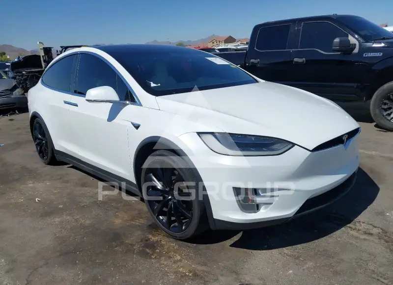2017 Tesla Model X фото