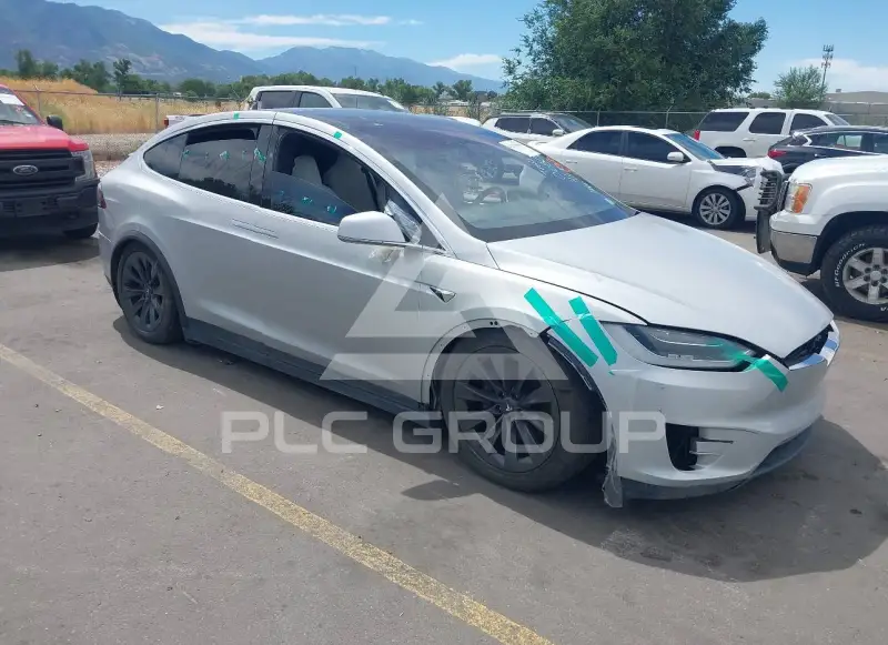 2017 Tesla Model X photo