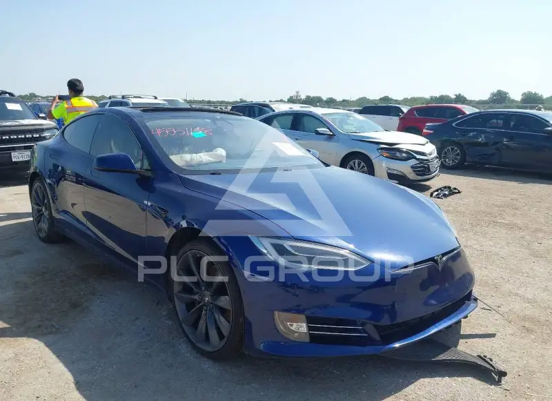 2017 Tesla Model S фото