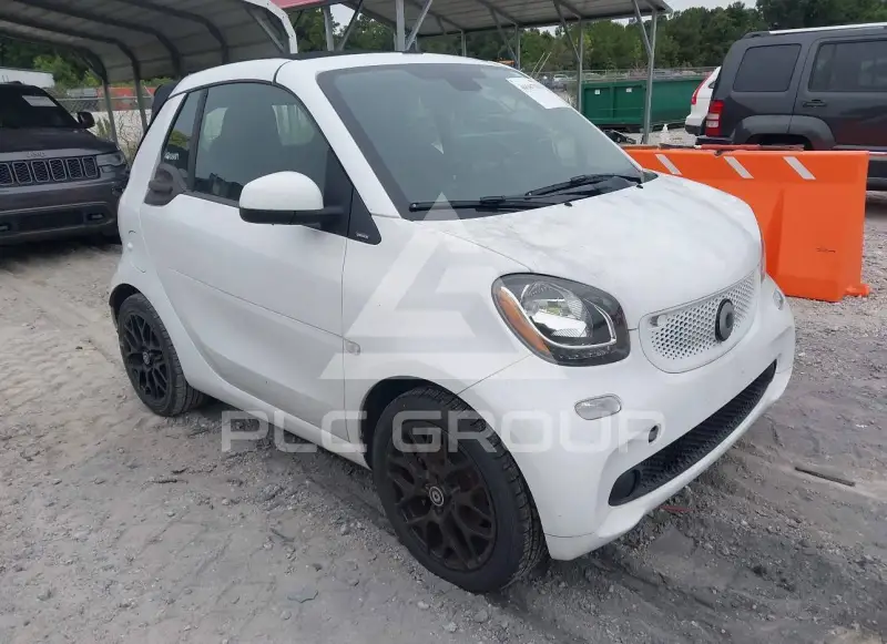 2017 Smart FORTWO фото
