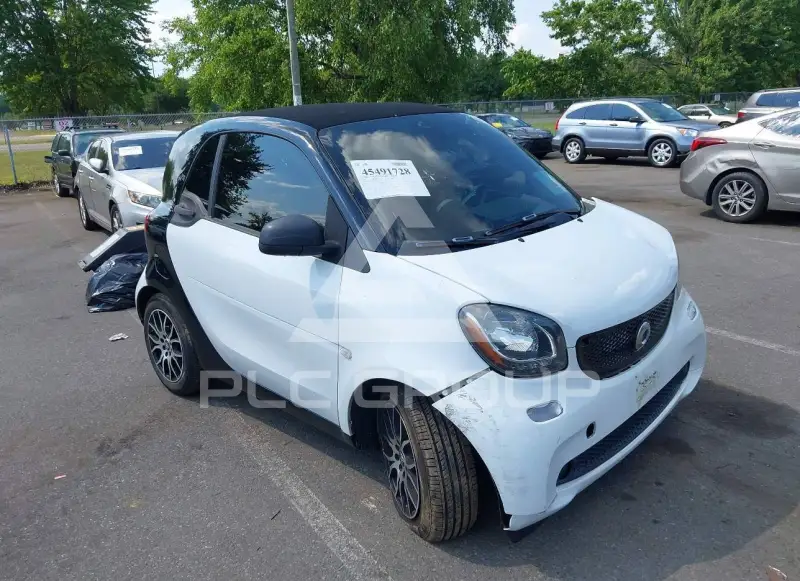2017 Smart FORTWO photo