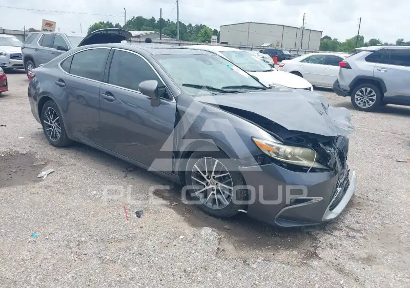 2017 Lexus ES350 photo
