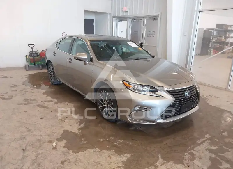 2017 Lexus ES350 photo