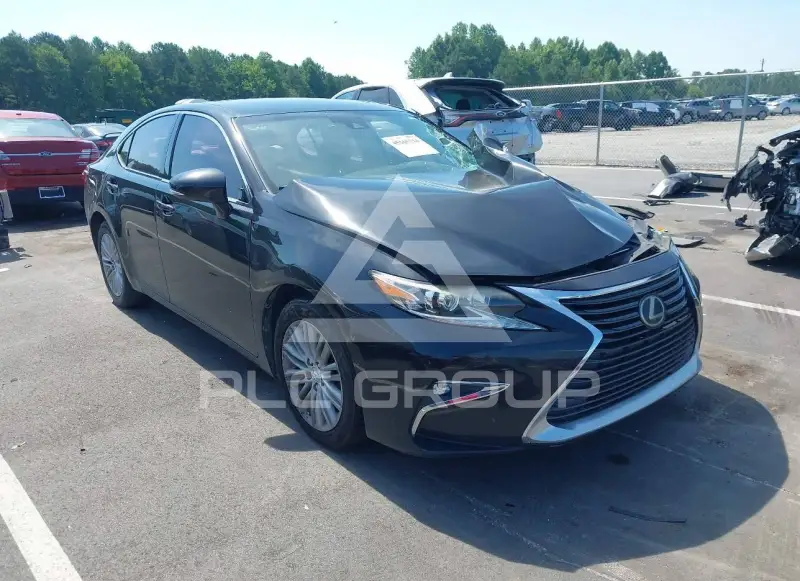 2017 Lexus ES350 photo