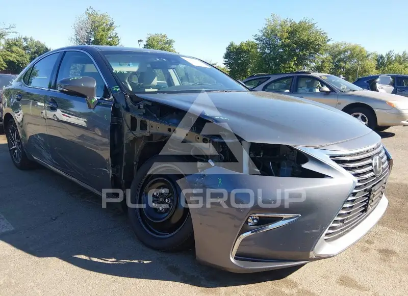 2017 Lexus ES350 photo