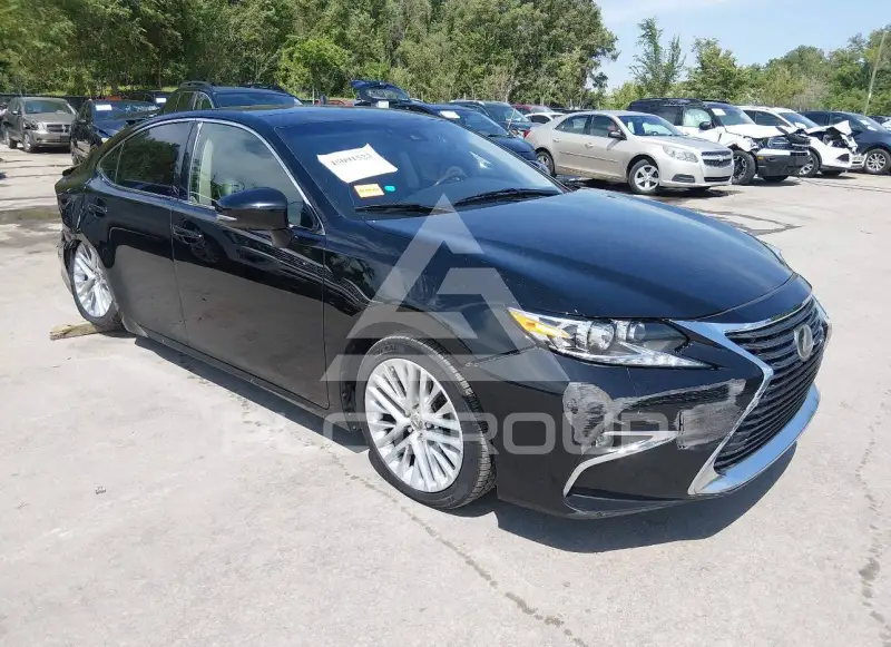 2017 Lexus ES350 photo