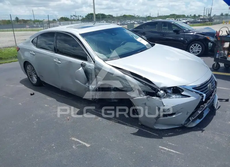 2017 Lexus ES350 photo