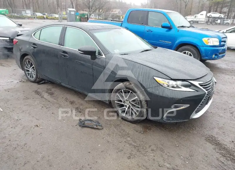 2017 Lexus ES350 photo