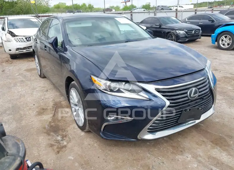 2017 Lexus ES350 photo