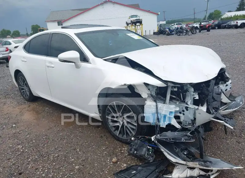 2017 Lexus ES350 photo