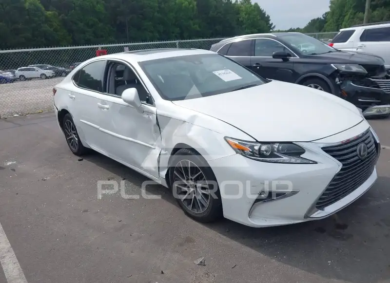 2017 Lexus ES350 photo