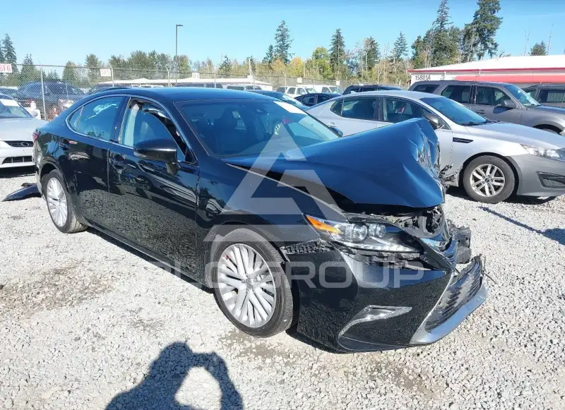 2017 Lexus ES350 photo