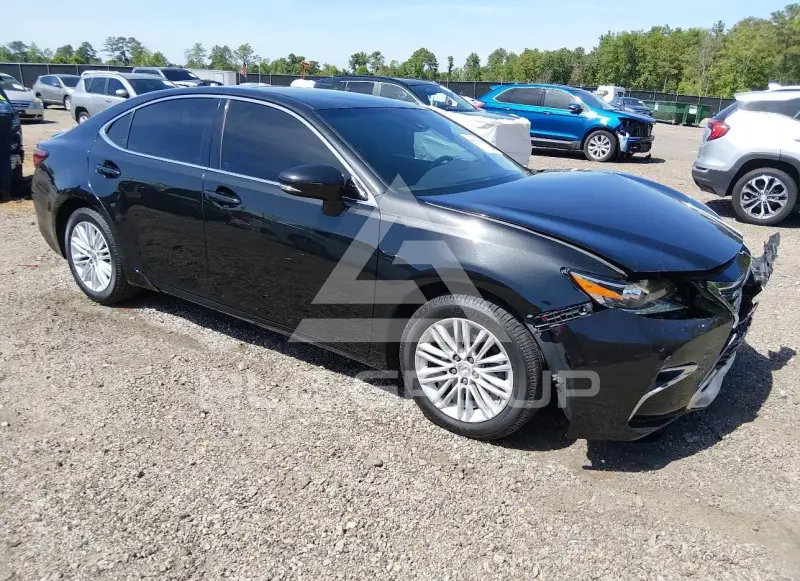 2017 Lexus ES350 photo
