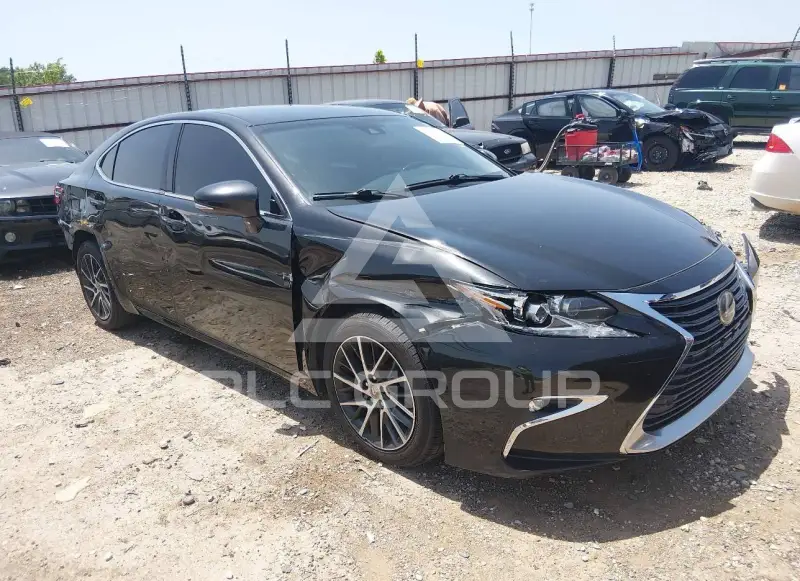 2017 Lexus ES350 photo