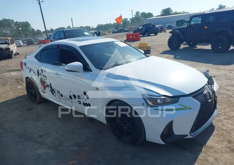 2017 Lexus IS300 фото