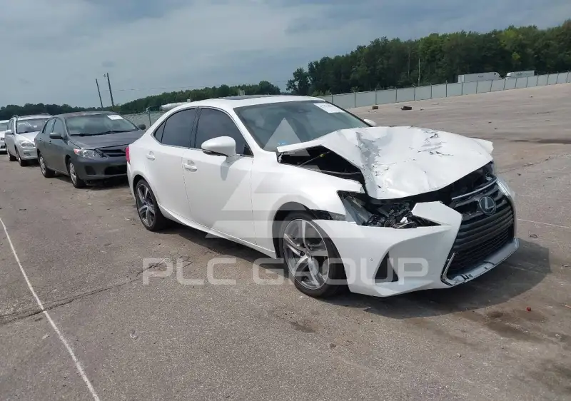 2017 Lexus IS300 фото