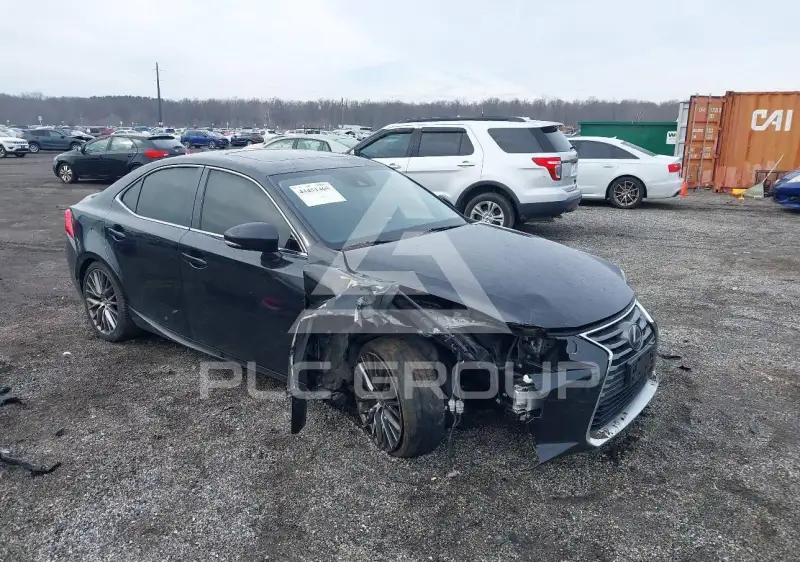 2017 Lexus IS200 фото