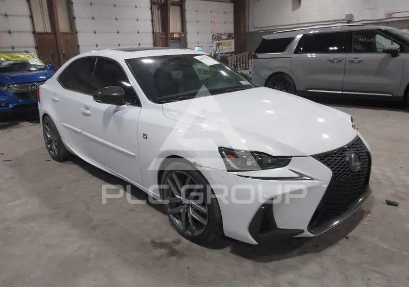 2017 Lexus IS350 фото
