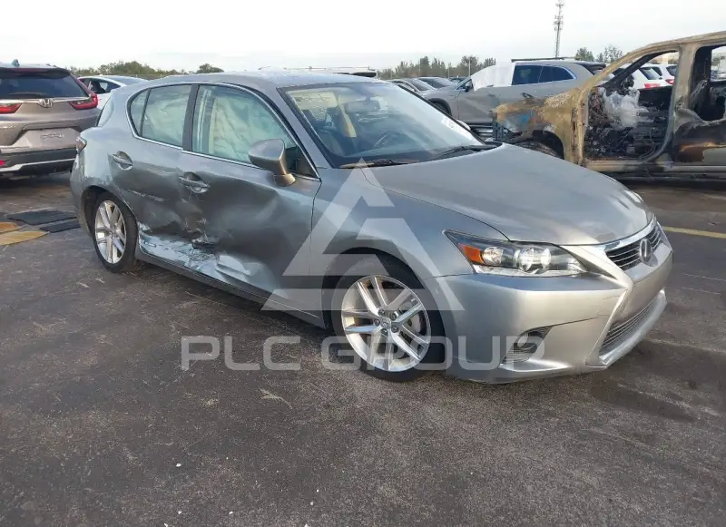 2017 Lexus CT200 photo